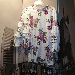 Floral ruffle-sleeve top